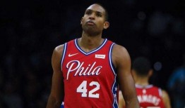 恩比德爆料背伤视频大全,挑战与坚持的篮球传奇